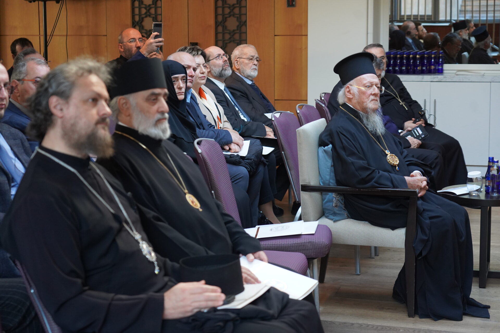 Η ομιλία του Οικουμενικού Πατριάρχου στο Συνέδριο για τον Περγάμου Ιωάννη Η ομιλία του Οικουμενικού Πατριάρχου στο Συνέδριο για τον Περγάμου Ιωάννη - Θεολογική Παρακαταθήκη και Οικουμενική Προοπτική: Συνέδριον εις μνήμην του Μητροπολίτου Περγάμου Ιωάννου Δ. Ζηζιούλα